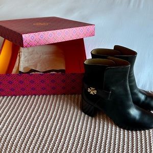 Tory Burch - KIRA 70MM BOOTIE - worn only a few times
